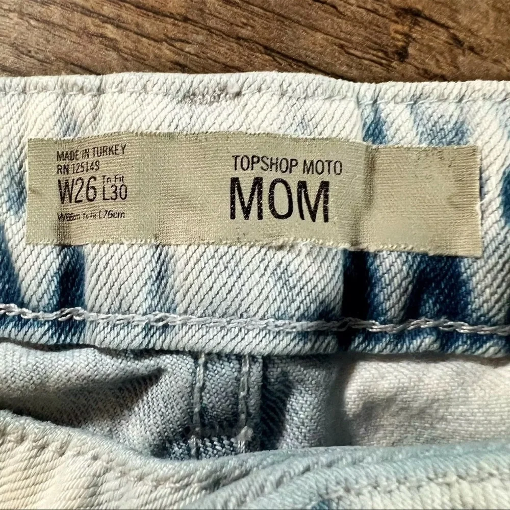 TOPSHOP Mom Jeans Womens Size 26 Blue Acid Wash Moto Mom High Waist Tapered CUTE